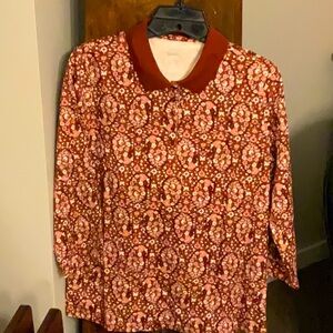 Lands End long sleeve Tee. Color is a rusty/burgundy mix.